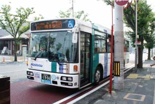 西鉄バス「小田部5丁目」バス停まで徒歩6分（約440m）